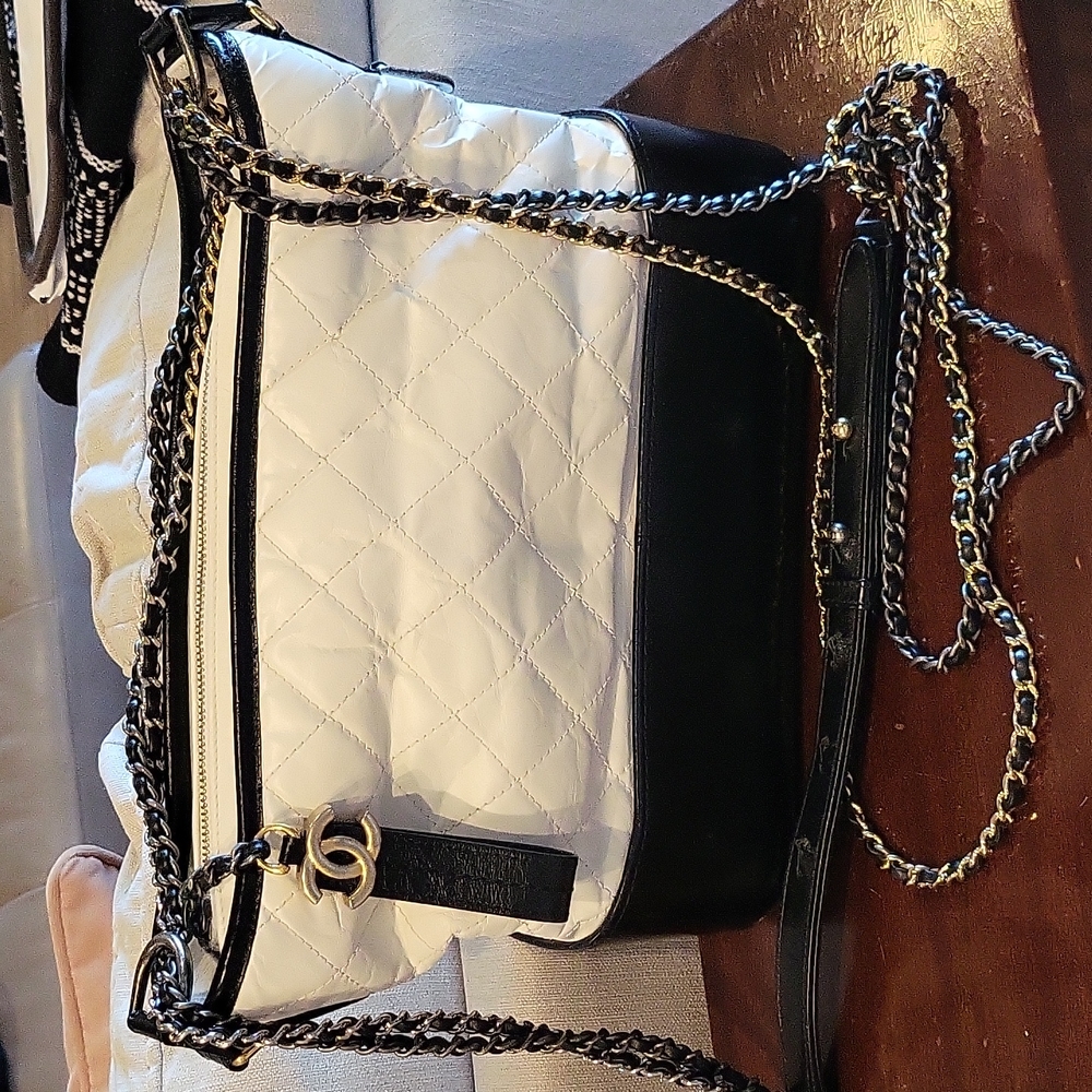 SOLD 🚫 Chanel Gabrielle Bag - Picture 3 of 10